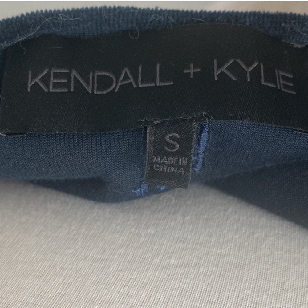KENDALL & KYLIE Off the Shoulder Top - Picture 14 of 15